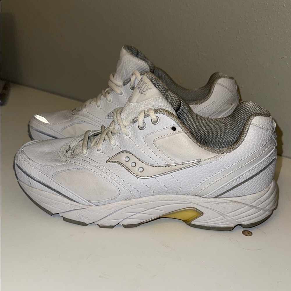 Saucony Grid Omni Walker White Athletic Shoes